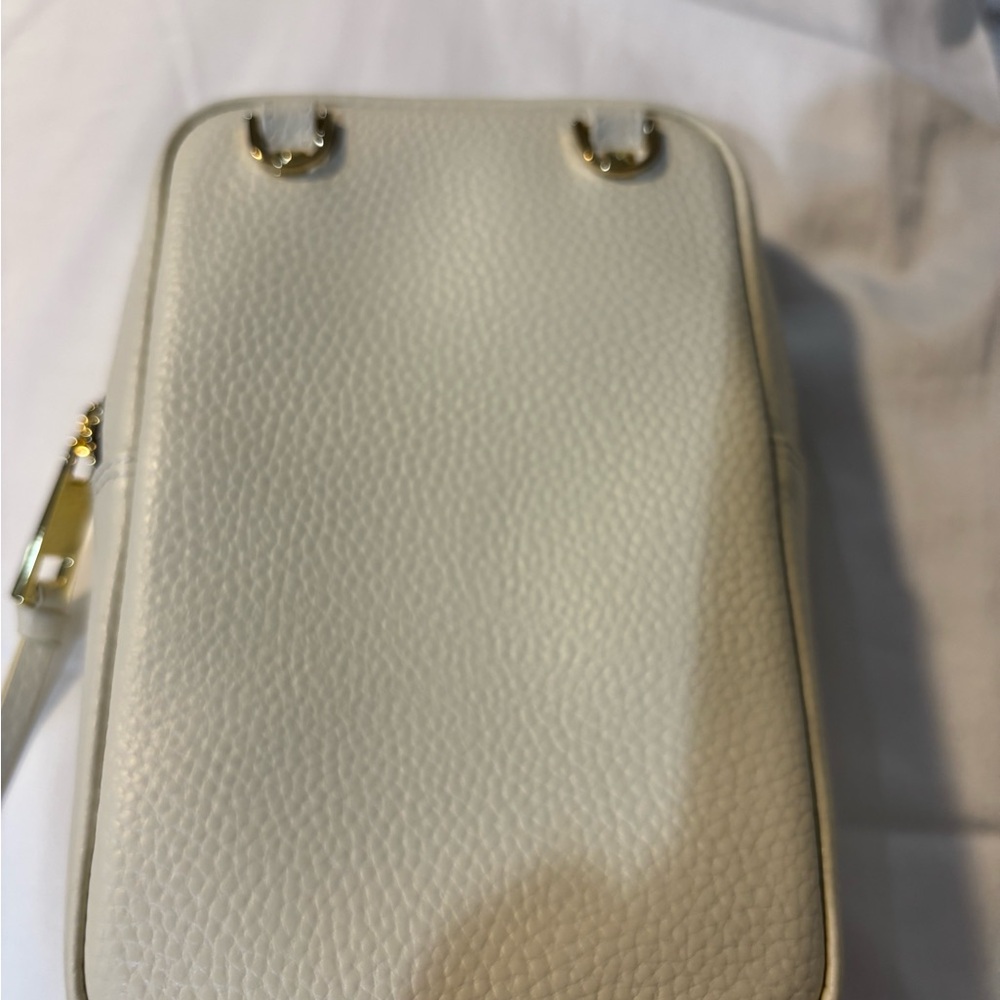 Bandolier Cream Pebbled Leather Crossbody Bag with Gold Hardware - Picture 3 of 4